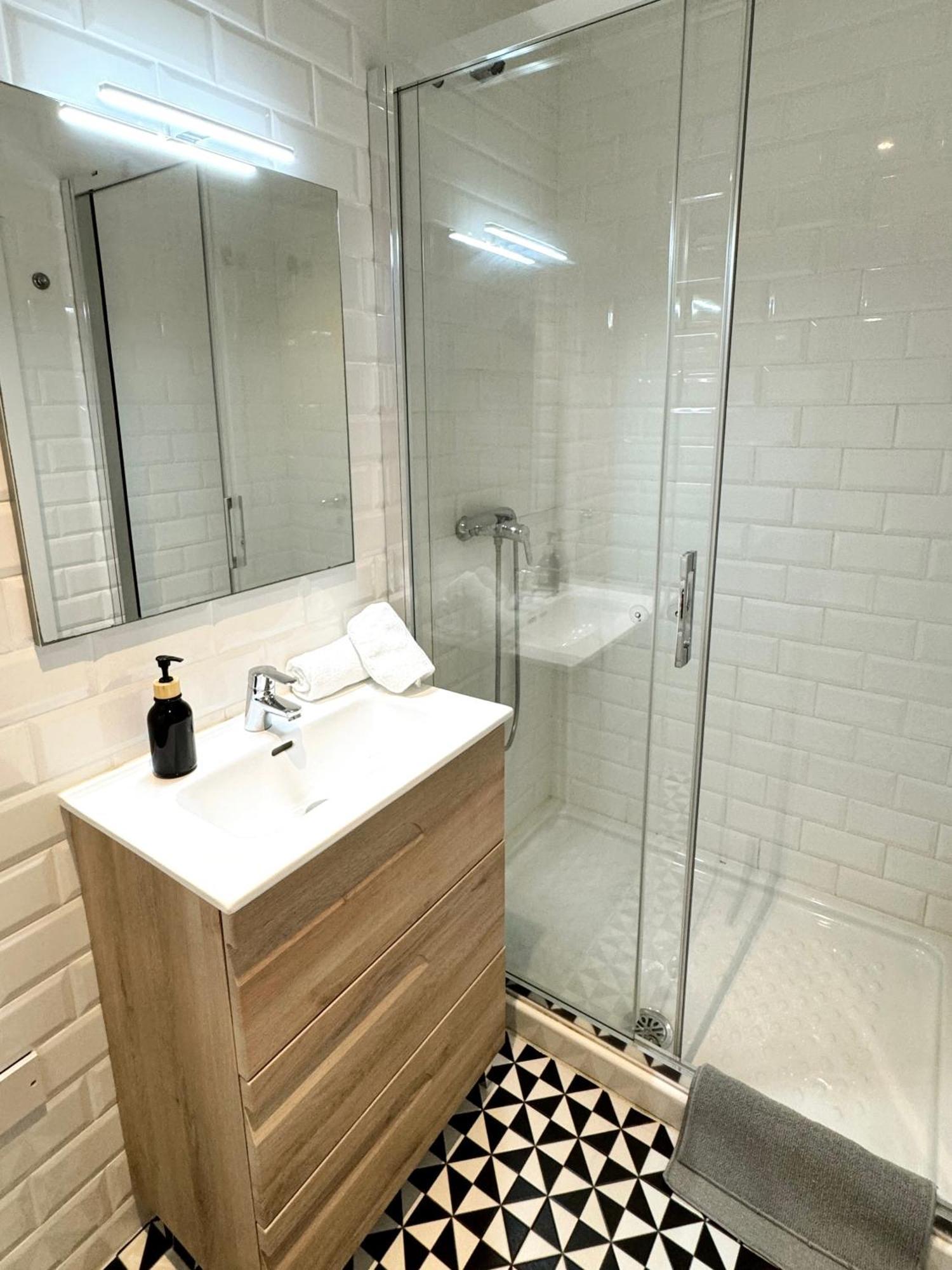 Delightful City Centre Studio Clarendon Apartment - Grand Central House Gibraltar Exterior photo