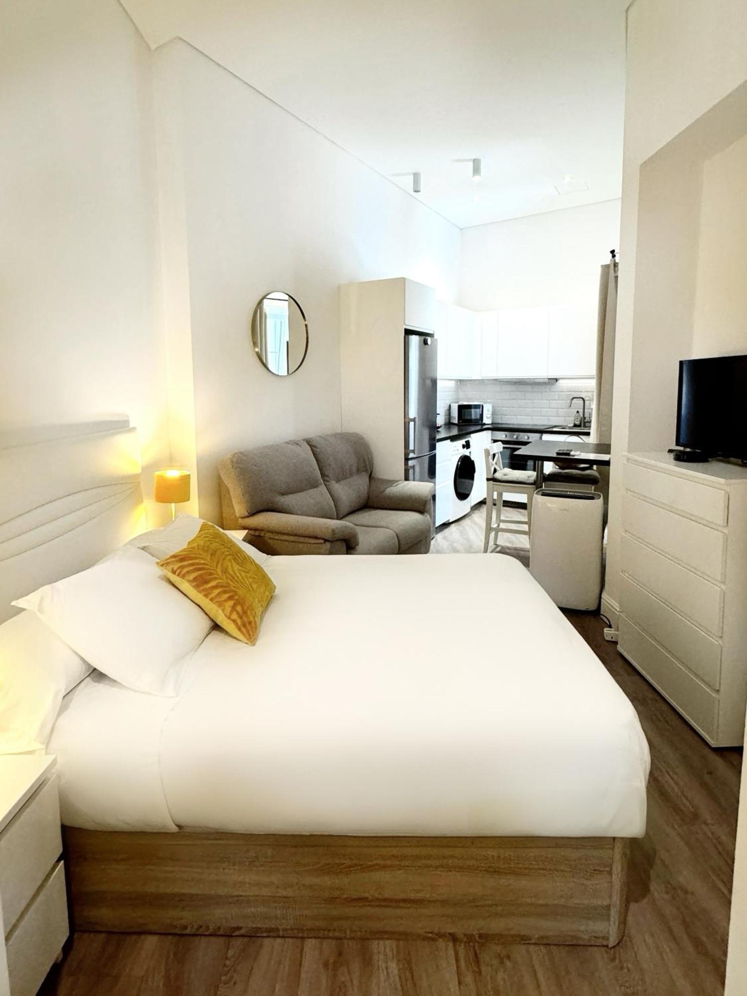 Delightful City Centre Studio Clarendon Apartment - Grand Central House Gibraltar Exterior photo