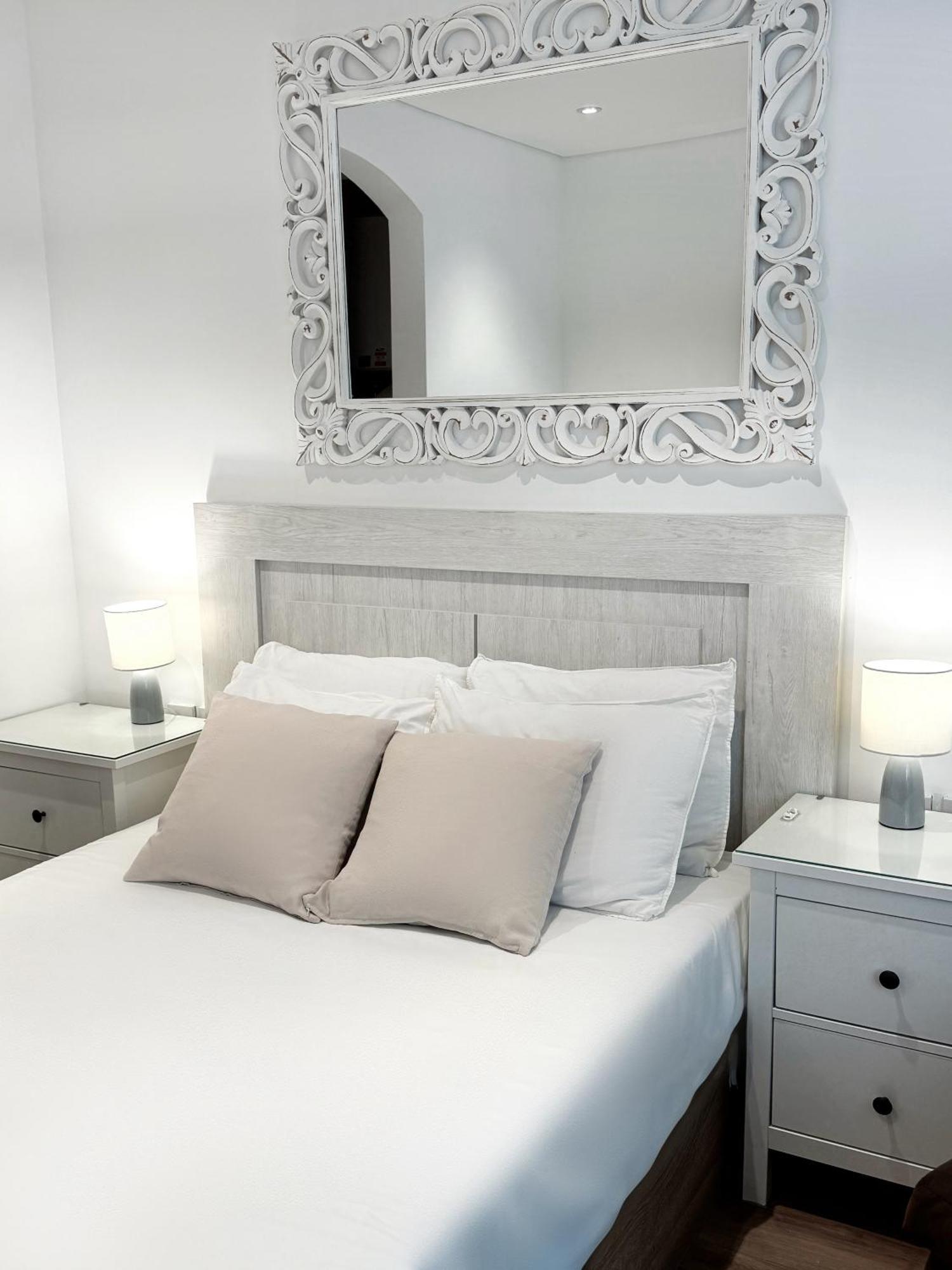 Delightful City Centre Studio Clarendon Apartment - Grand Central House Gibraltar Exterior photo