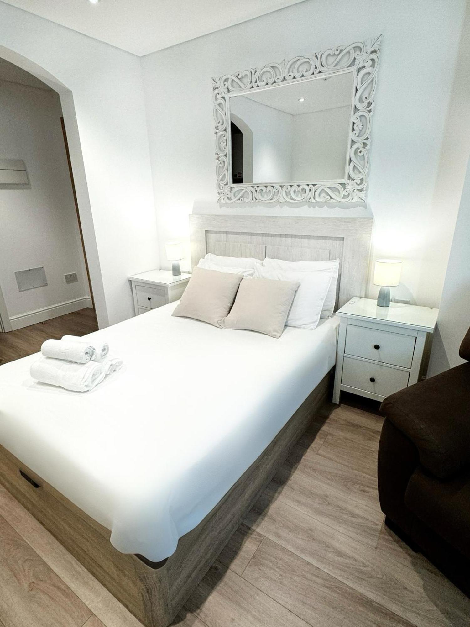 Delightful City Centre Studio Clarendon Apartment - Grand Central House Gibraltar Exterior photo